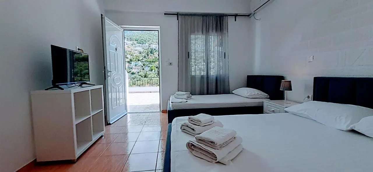 Frühstückspension Bed and Breakfast On The Rocks Qeparo Albanien